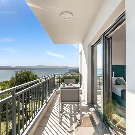20 Stars - Luxury Group For 20 Guests