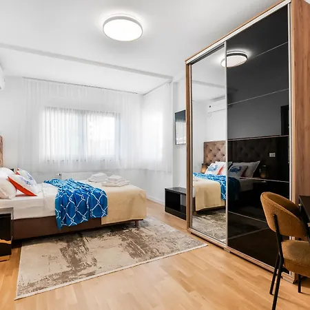 20 Stars - Luxury Group For 20 Guests *