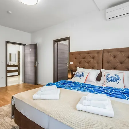 20 Stars - Luxury Group For 20 Guests